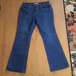 Levi's 515 Bootcut Size 8, Short, Jeans